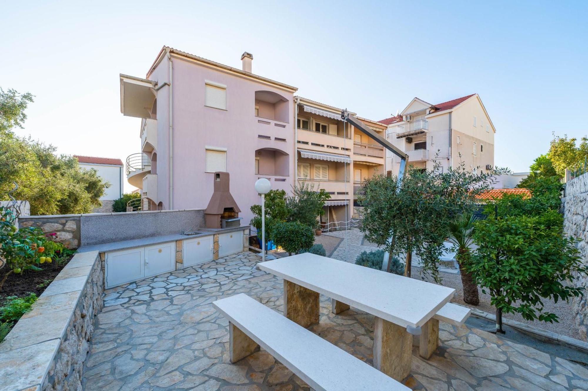 Apartments Cvetka Novalja Exterior foto